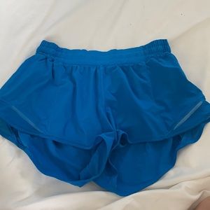 Lululemon hotty hots shorts, poolside